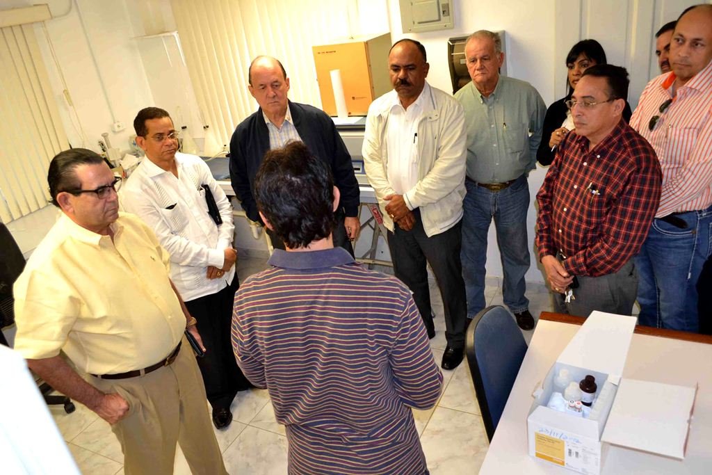 El Dr. Diego López de Colombia explica cómo funciona cada departamento en el área veterinaria